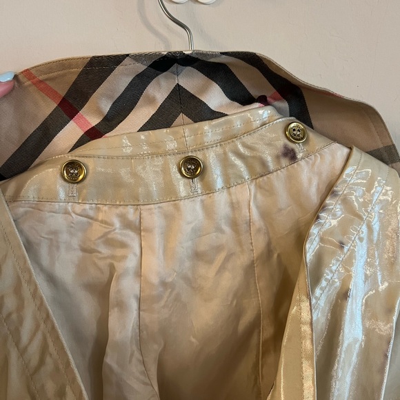 Burberry beige slick raincoat Size 6 - Picture 7 of 13
